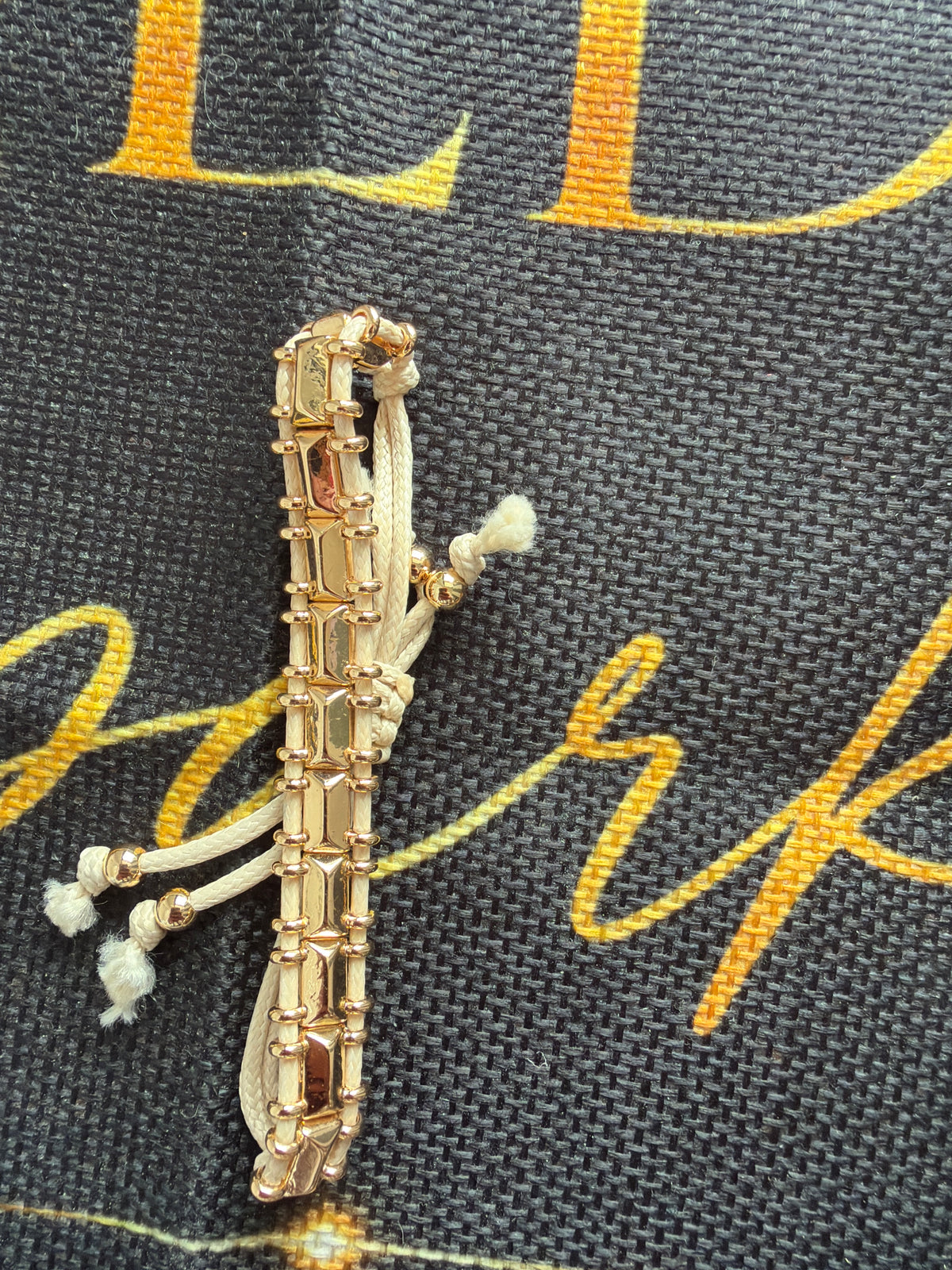 Loose pulley bracelet